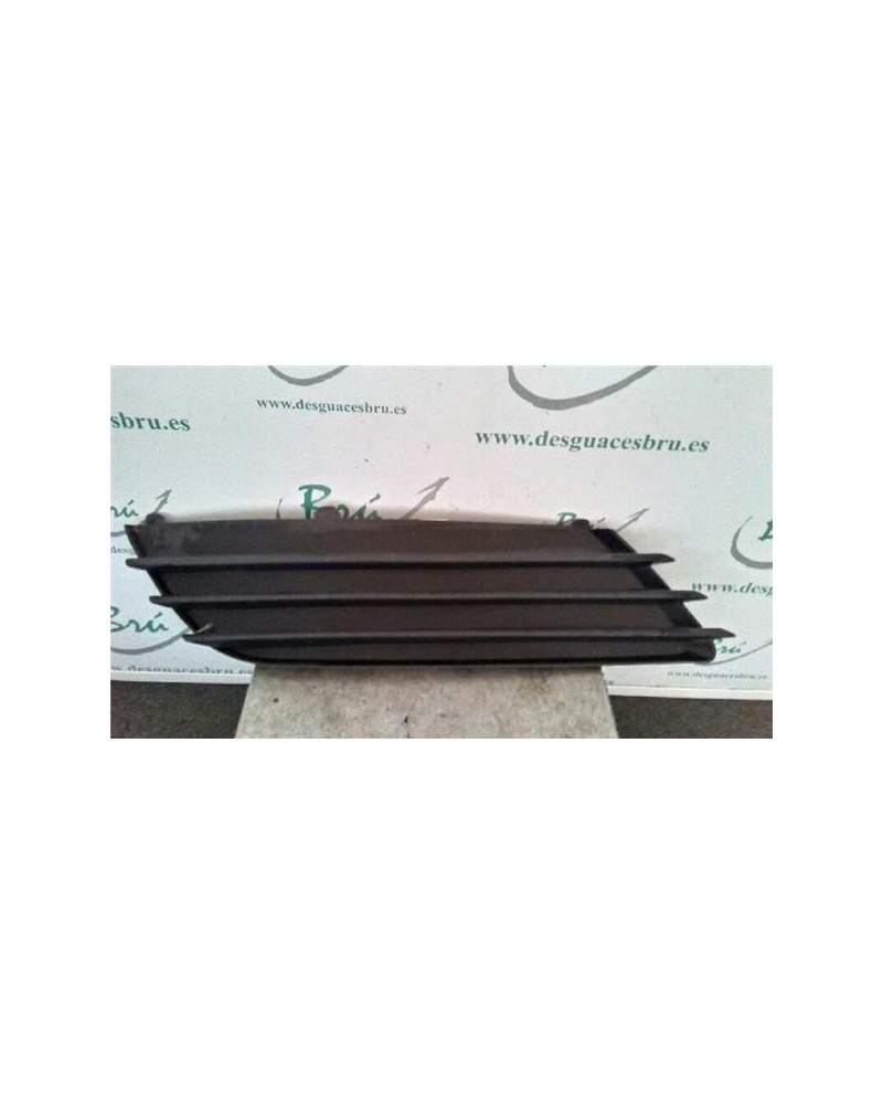 REJILLA PARAGOLPES DEL. DCHA.