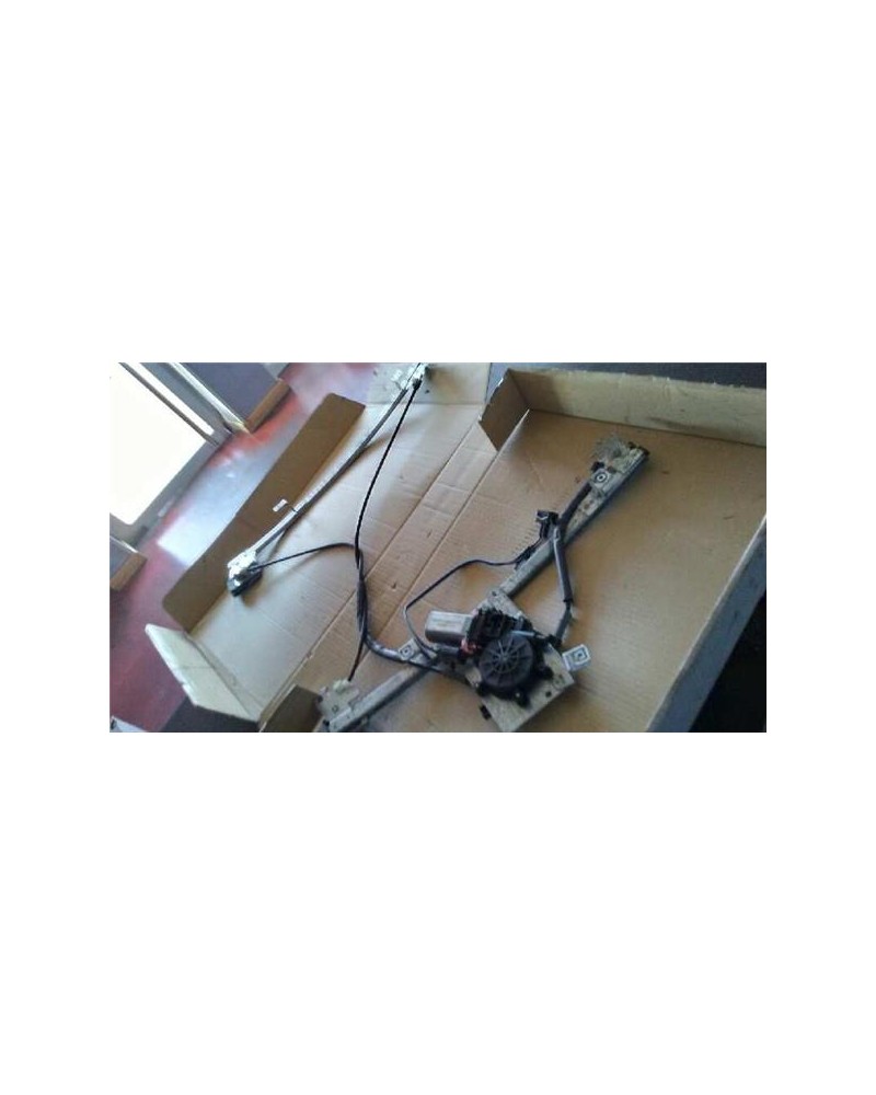 ELEVALUNAS ELECTRICO DEL. DCHO.
