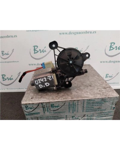 MOTOR ELEVALUNAS DEL. DCHO.