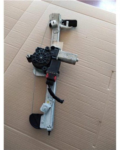 ELEVALUNAS ELECTRICO TRA. IZDO.