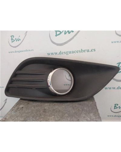 REJILLA PARAGOLPES DEL. DCHA.