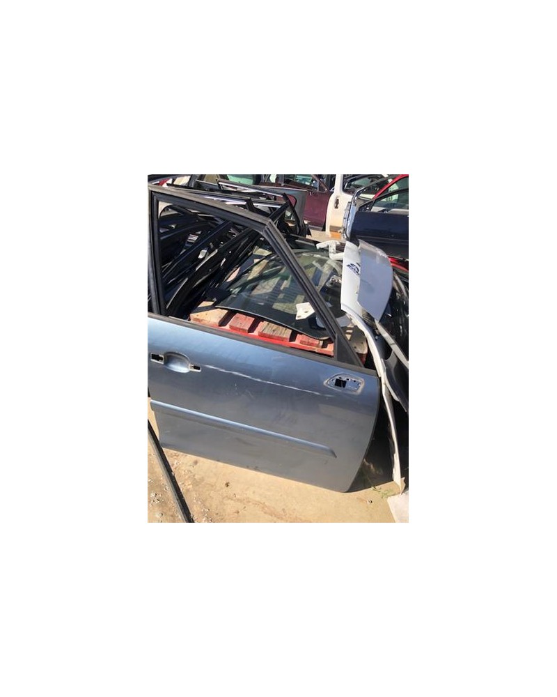 PUERTA DEL. DCHA.