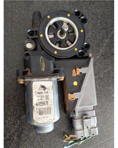 MOTOR ELEVALUNAS DEL. DCHO.