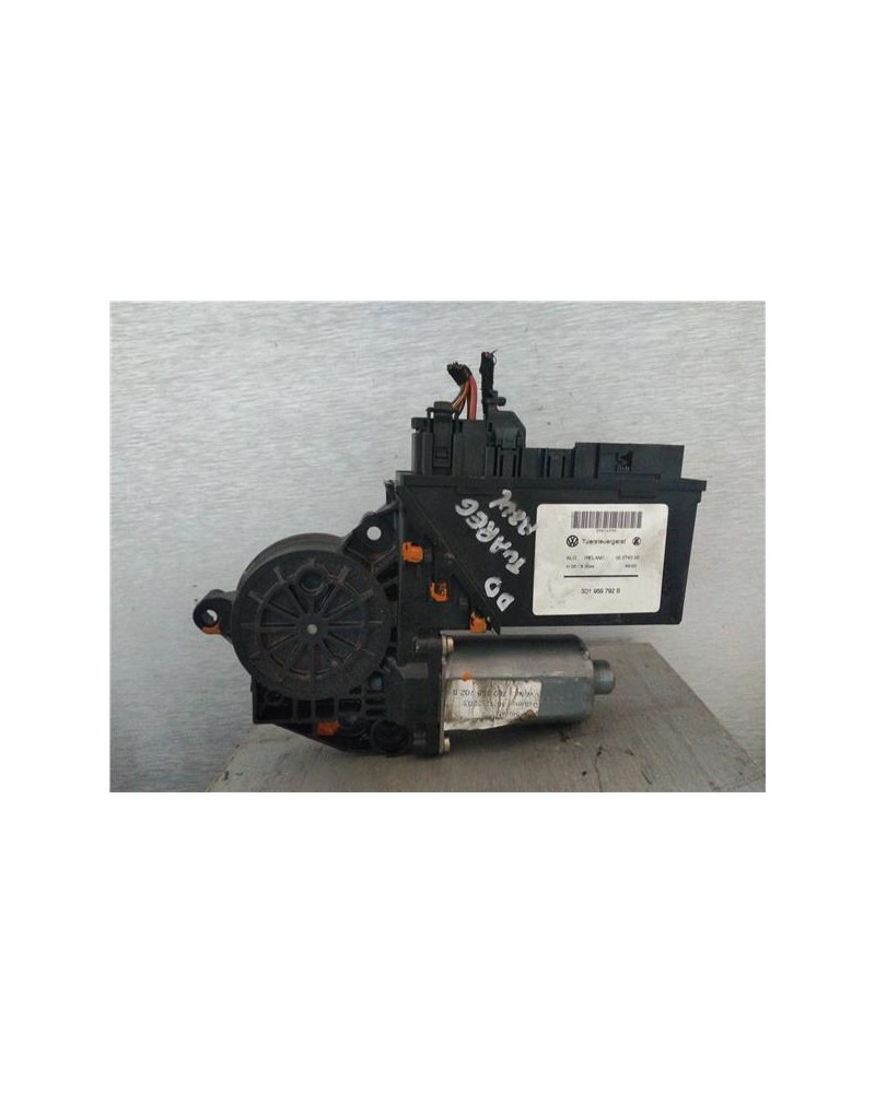 MOTOR ELEVALUNAS DEL. DCHO.