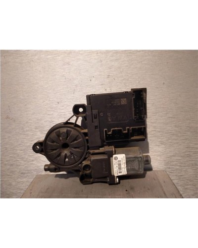 MOTOR ELEVALUNAS DEL. DCHO.