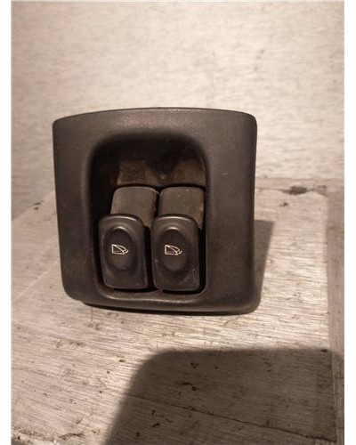 MANDO ELEVALUNAS DEL. IZDO.