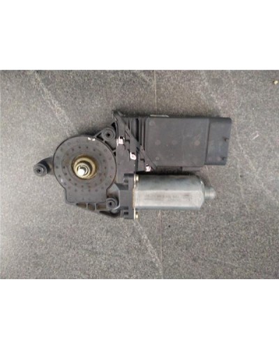 MOTOR ELEVALUNAS DEL. DCHO.