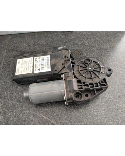 MOTOR ELEVALUNAS DEL. DCHO.