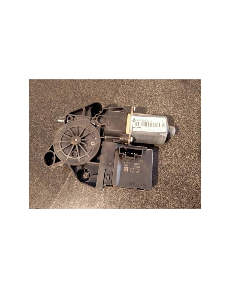 MOTOR ELEVALUNAS DEL. DCHO.