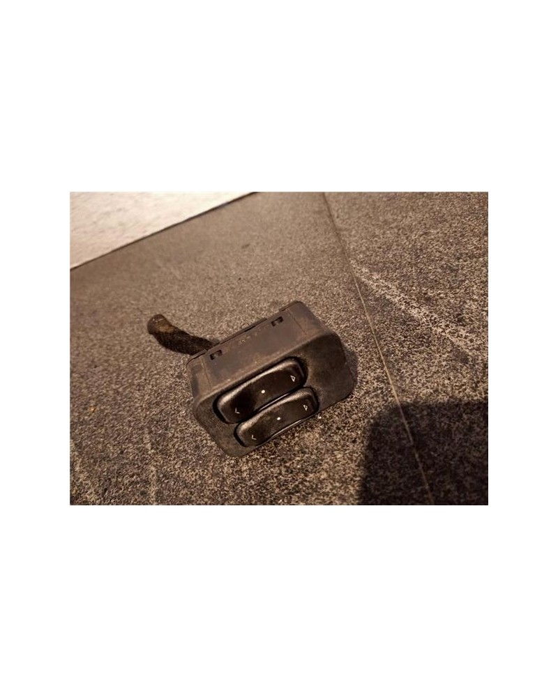 MANDO ELEVALUNAS DEL. IZDO.