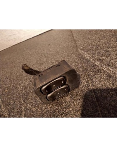 MANDO ELEVALUNAS DEL. IZDO.