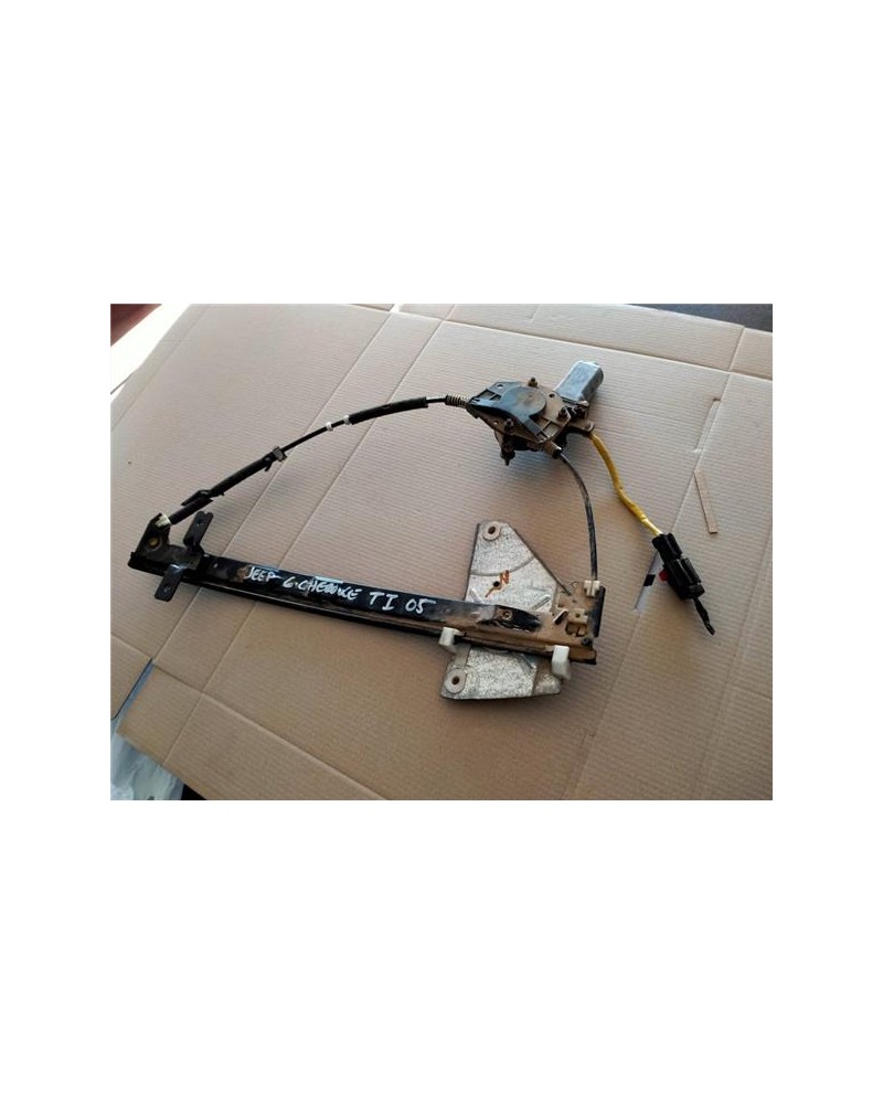 ELEVALUNAS ELECTRICO TRA. IZDO.