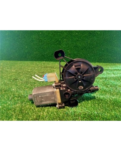 MOTOR ELEVALUNAS DEL. IZDO.