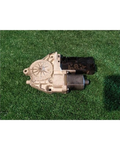 MOTOR ELEVALUNAS DEL. DCHO.