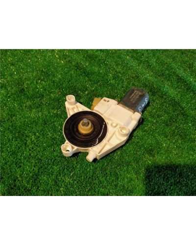 MOTOR ELEVALUNAS DEL. DCHO.