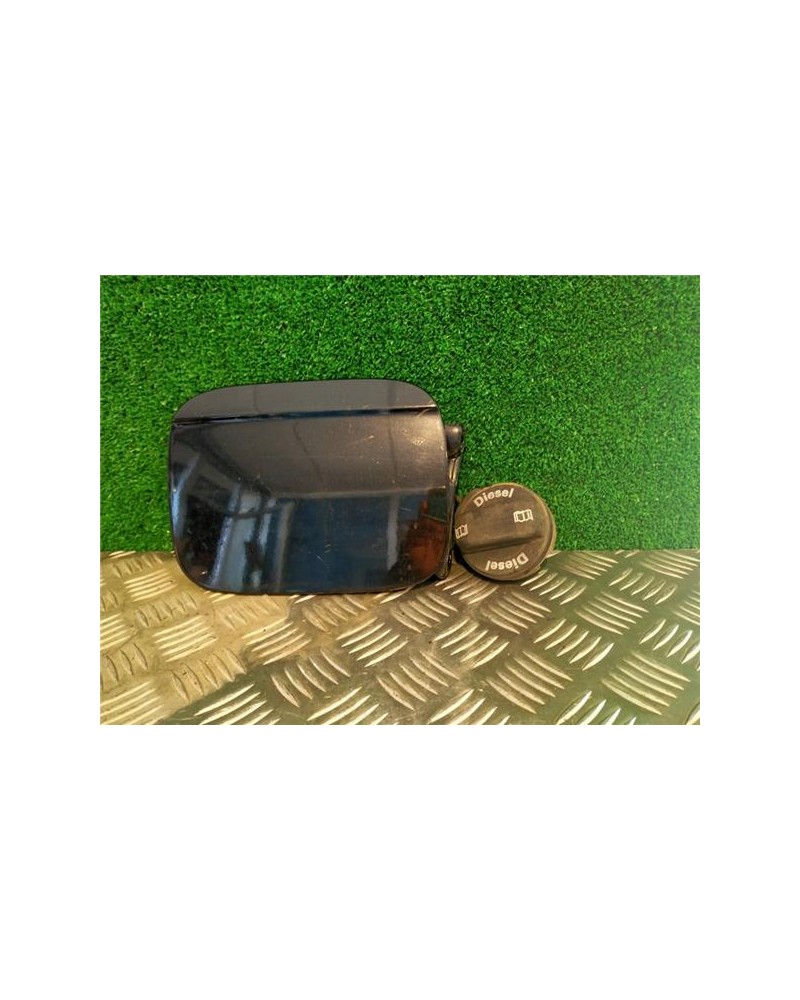 TAPA EXTERIOR COMBUSTIBLE