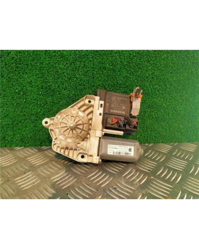 MOTOR ELEVALUNAS DEL. DCHO.