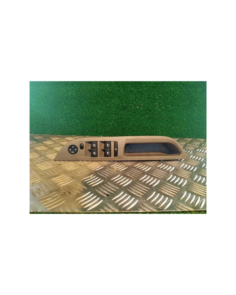 MANDO ELEVALUNAS DEL. IZDO.