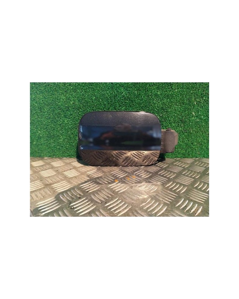 TAPA EXTERIOR COMBUSTIBLE