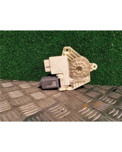 MOTOR ELEVALUNAS DEL. IZDO.
