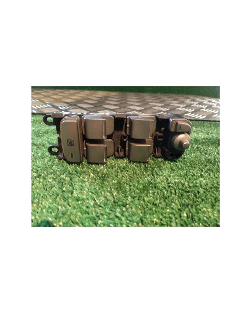 MANDO ELEVALUNAS DEL. IZDO.