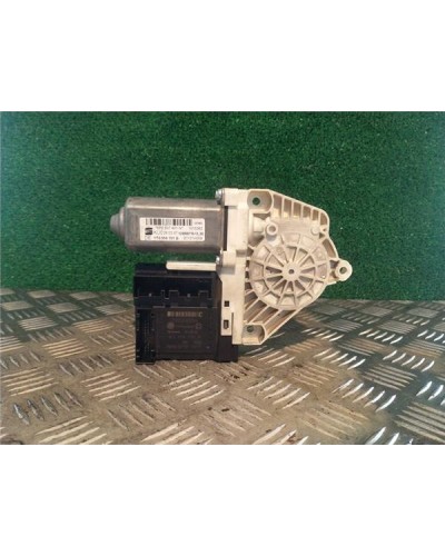 MOTOR ELEVALUNAS DEL. IZDO.