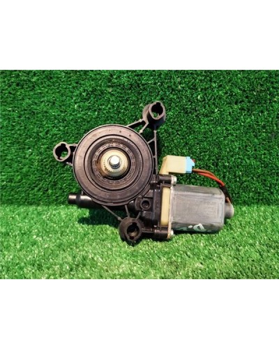 MOTOR ELEVALUNAS DEL. IZDO.