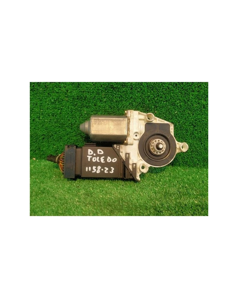 MOTOR ELEVALUNAS DEL. DCHO.