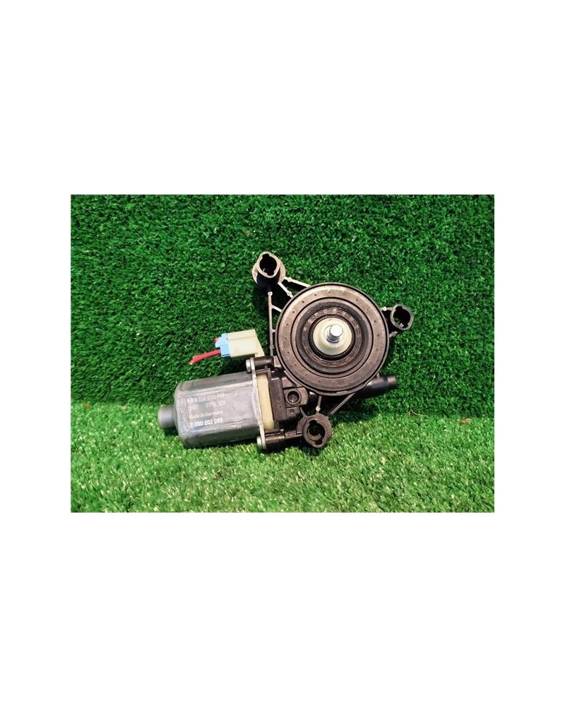 MOTOR ELEVALUNAS DEL. IZDO.