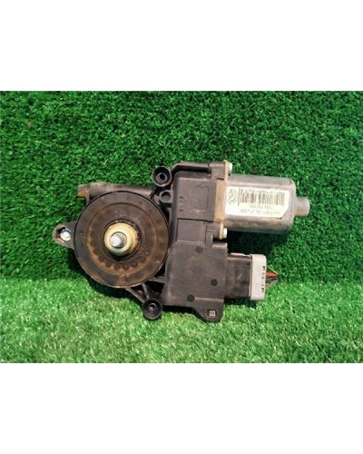 MOTOR ELEVALUNAS DEL. DCHO.