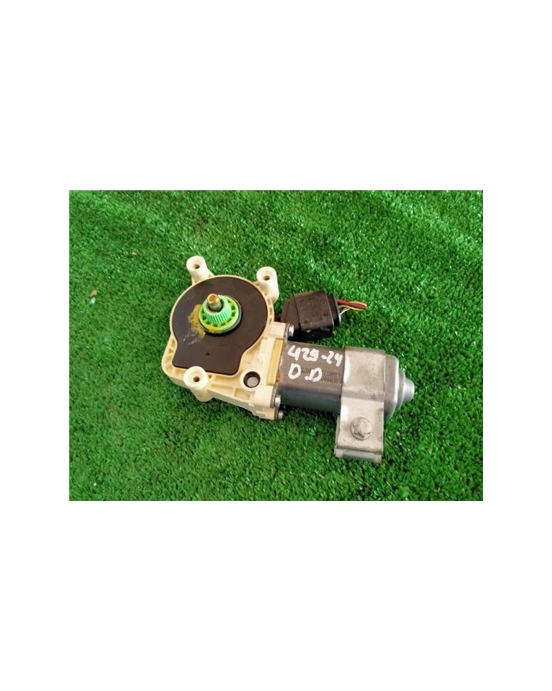 MOTOR ELEVALUNAS DEL. DCHO.
