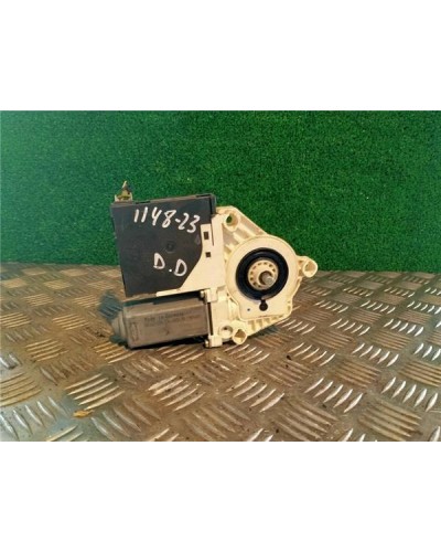 MOTOR ELEVALUNAS DEL. DCHO.