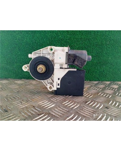 MOTOR ELEVALUNAS DEL. DCHO.