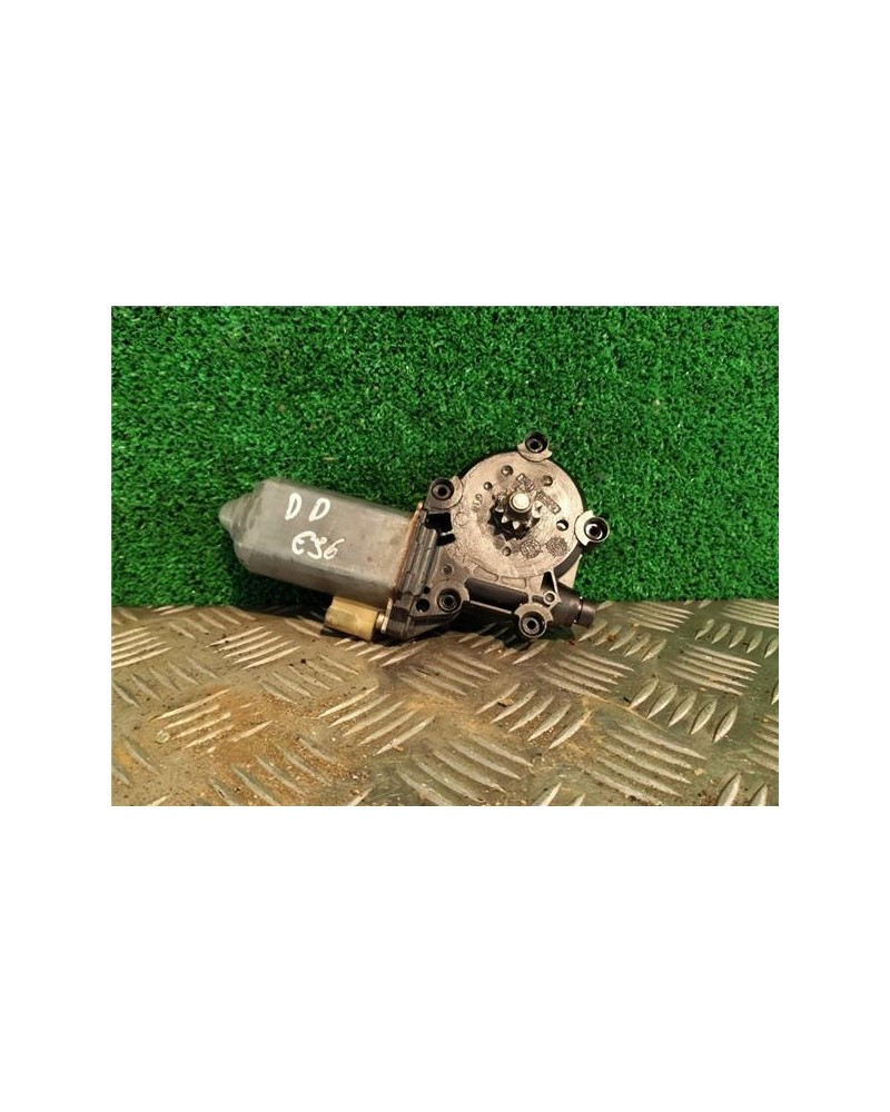 MOTOR ELEVALUNAS DEL. DCHO.