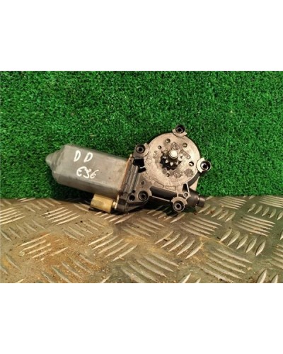 MOTOR ELEVALUNAS DEL. DCHO.