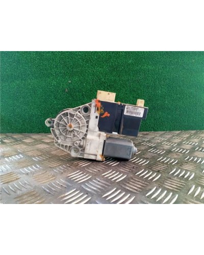 MOTOR ELEVALUNAS DEL. DCHO.