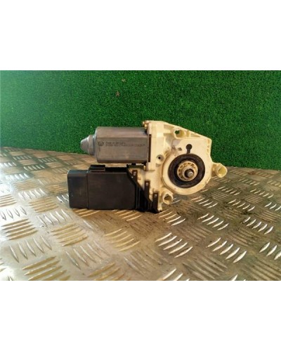 MOTOR ELEVALUNAS DEL. DCHO.