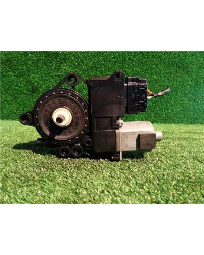 MOTOR ELEVALUNAS TRA. IZDO.