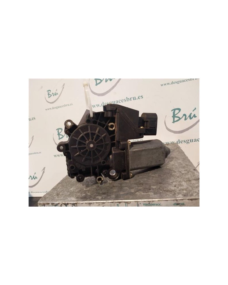 MOTOR ELEVALUNAS DEL. IZDO.