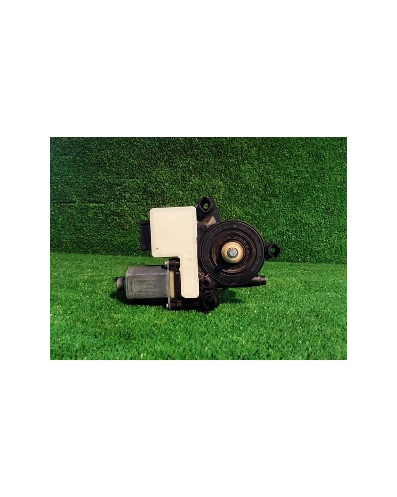 MOTOR ELEVALUNAS DEL. IZDO.