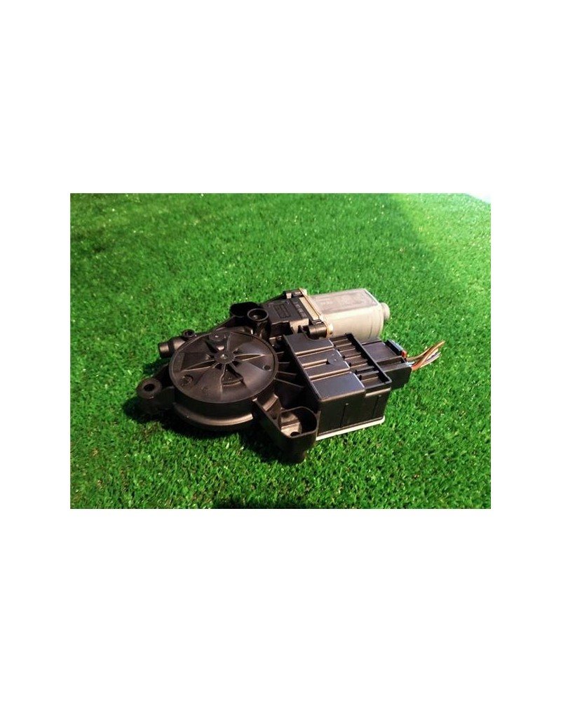 MOTOR ELEVALUNAS DEL. DCHO.