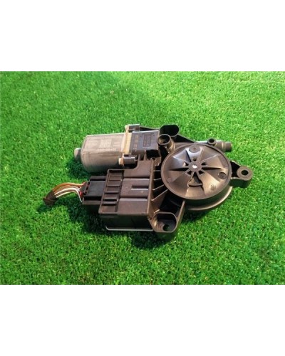 MOTOR ELEVALUNAS DEL. IZDO.