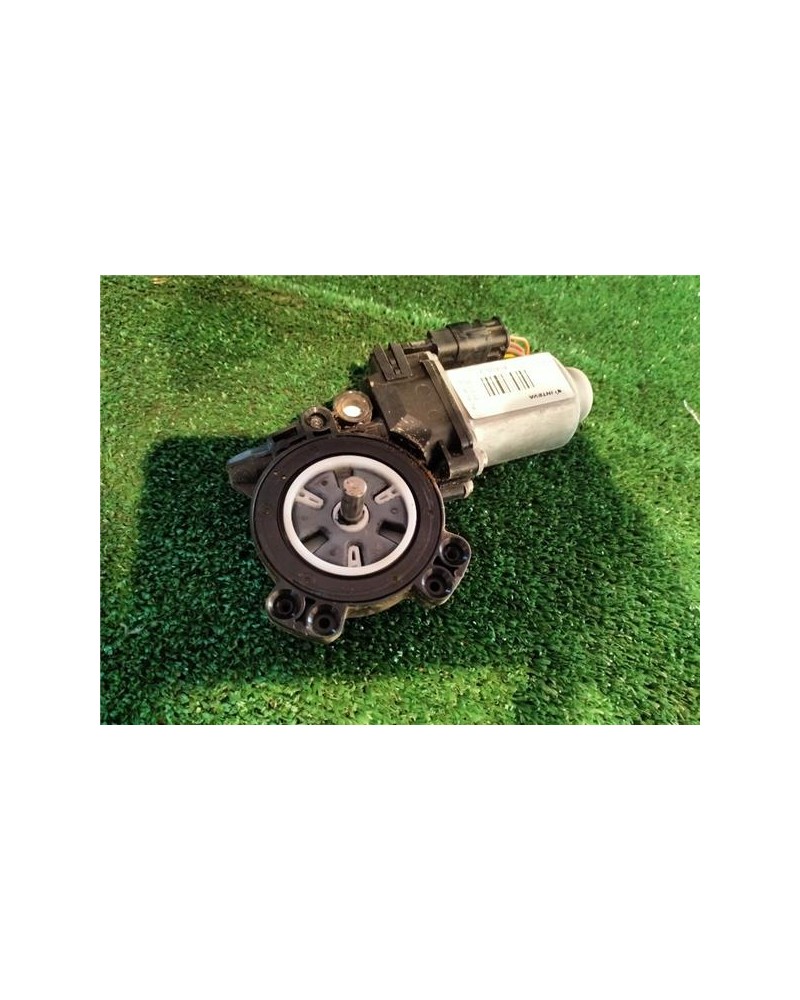 MOTOR ELEVALUNAS DEL. IZDO.