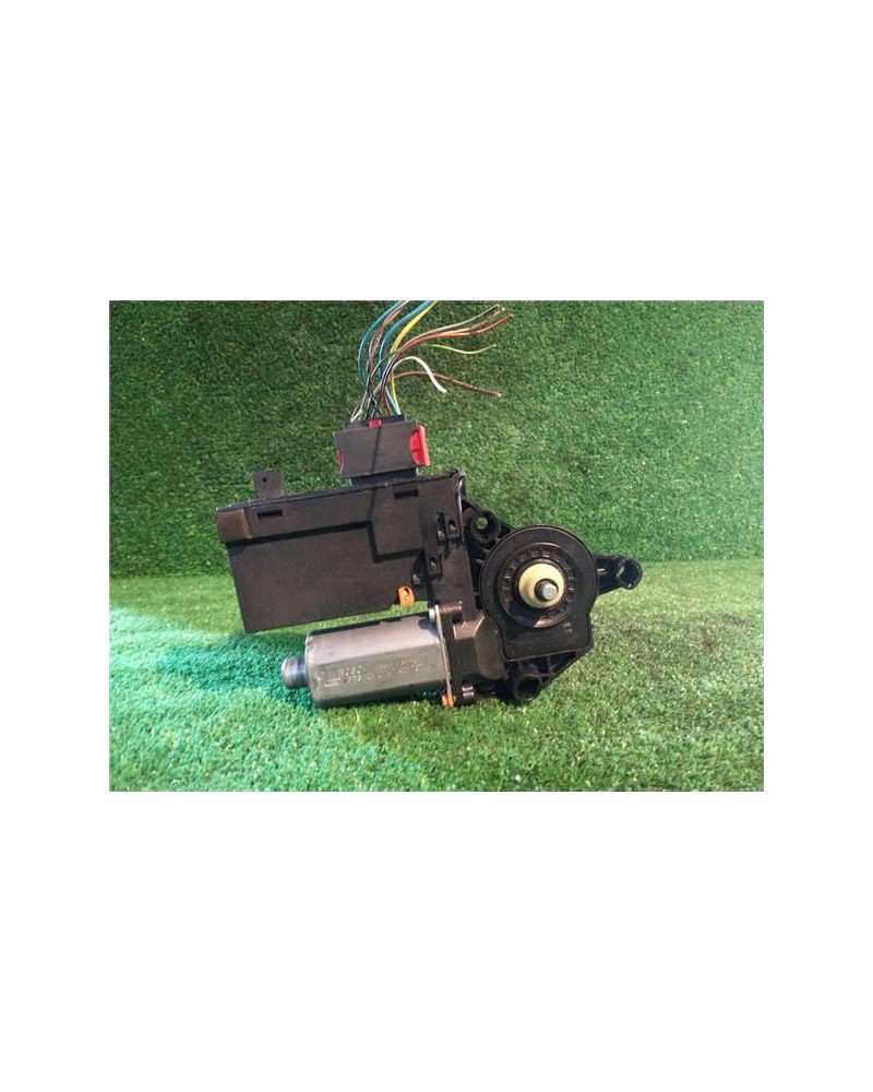 MOTOR ELEVALUNAS DEL. IZDO.