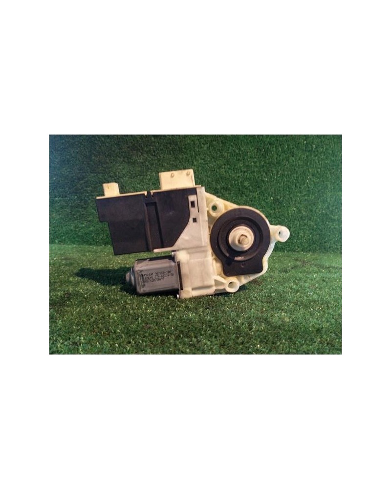 MOTOR ELEVALUNAS DEL. IZDO.