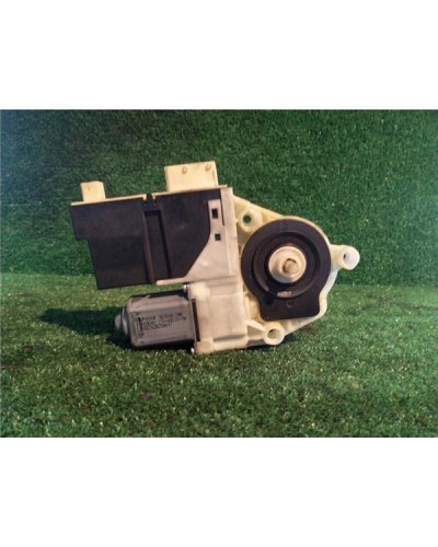 MOTOR ELEVALUNAS DEL. IZDO.