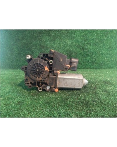 MOTOR ELEVALUNAS DEL. DCHO.
