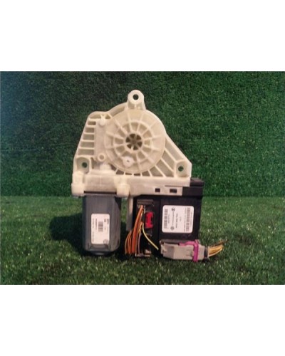 MOTOR ELEVALUNAS DEL. IZDO.