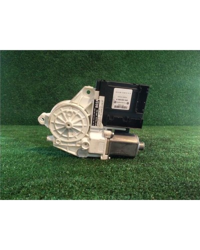 MOTOR ELEVALUNAS DEL. DCHO.
