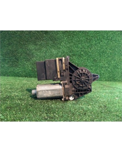 MOTOR ELEVALUNAS DEL. DCHO.